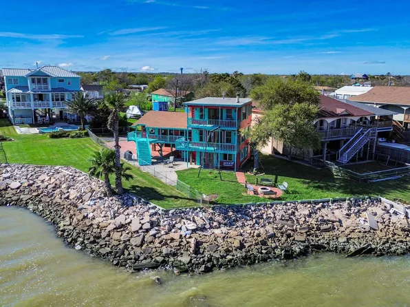 1121 6th St, San Leon, TX 77539