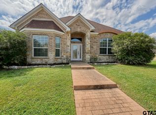 712 White Bear Trl, Lindale, TX 75771