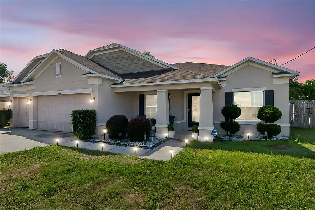 4 bed, 3.0 bath, 2574 sqft, $2,300 — Photo 1