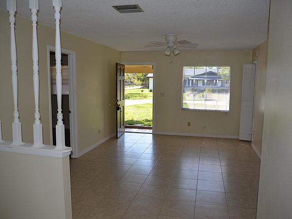 4th image of 2937 Pine Ave