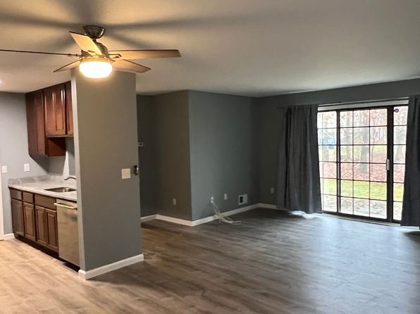 17 Cheshire Dr #17