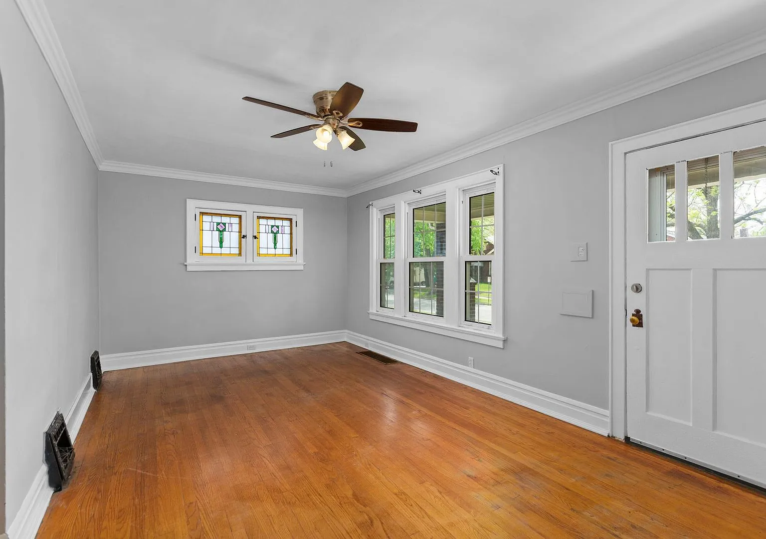 2 bed, 1.0 bath, $1,999 — Photo 3