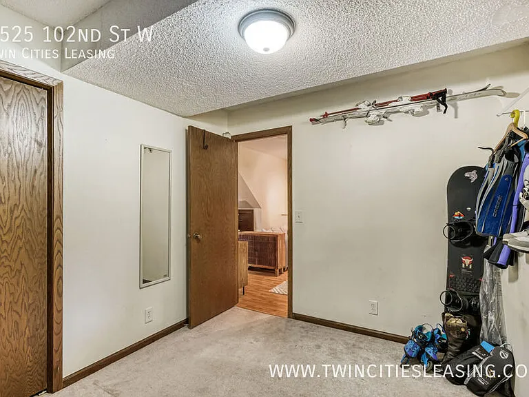 7525 W 102nd St — Photo 20