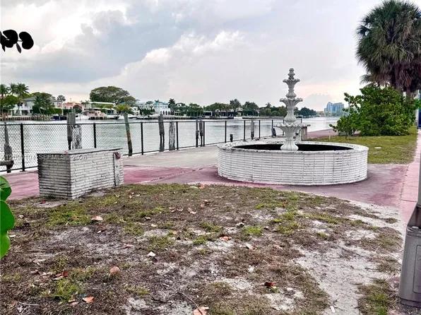 5255 Collins Ave, Miami Beach, FL 33140