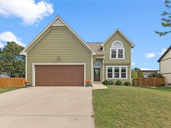 18509 Spruce St, Gardner, KS 66030