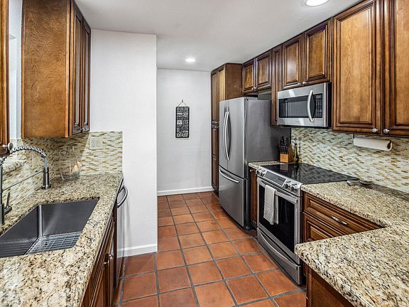 4th image of 4240 E Mariposa St