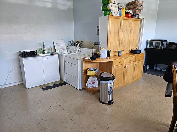 5th image of 2216 Eucalyptus Ave #A