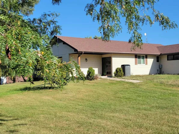 5249 58th St, Meriden, KS 66512