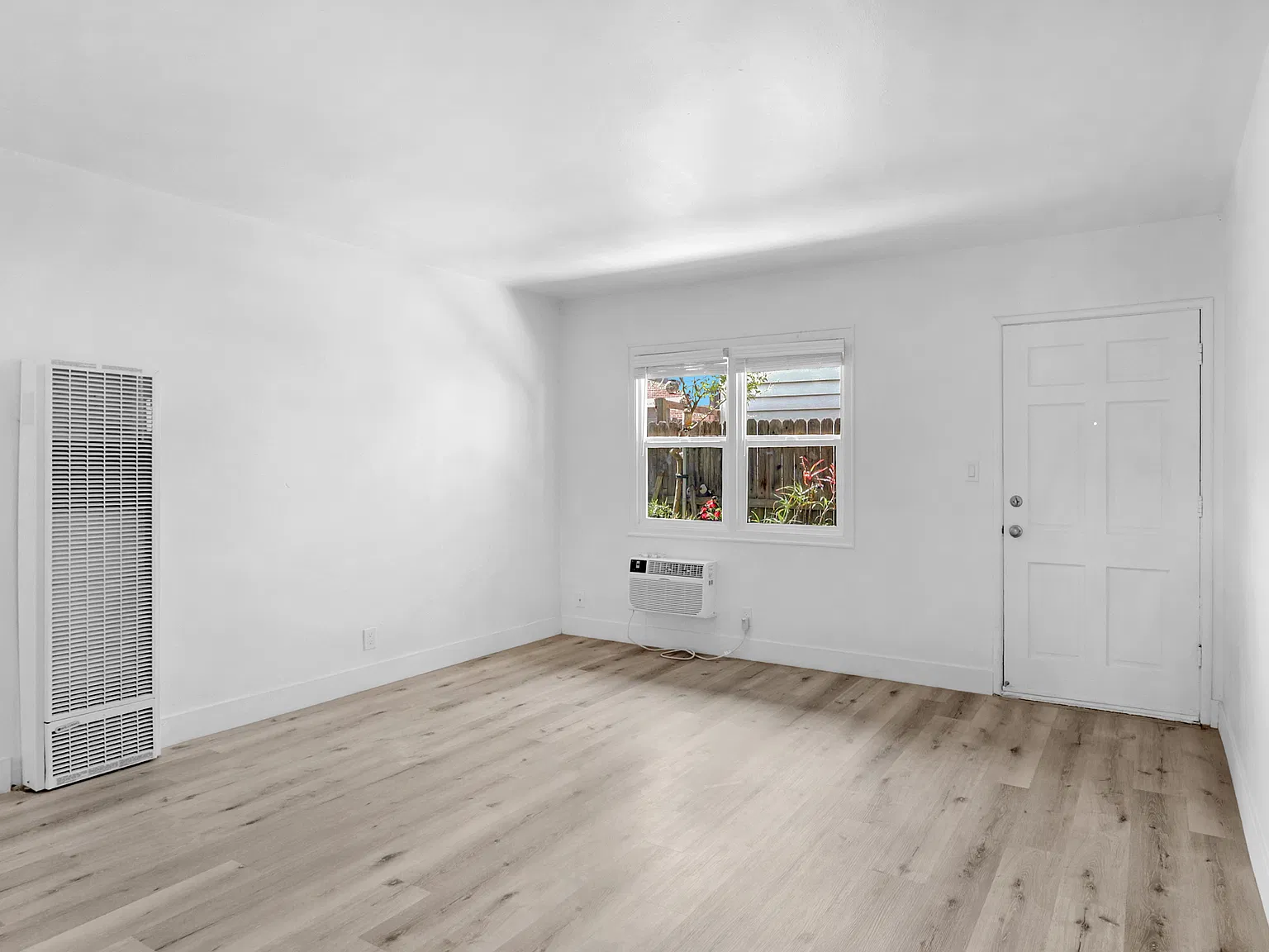Studio, 445 sqft, $1,325 — Photo 2