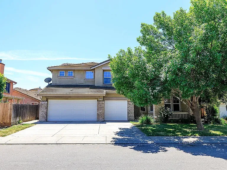 2920 Medinah Way photo 1