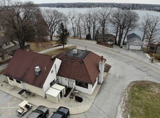 6812 N Tichigan Rd, Waterford, WI 53185