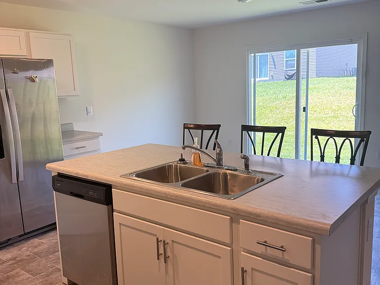 1506 Robin Rd — Photo 5