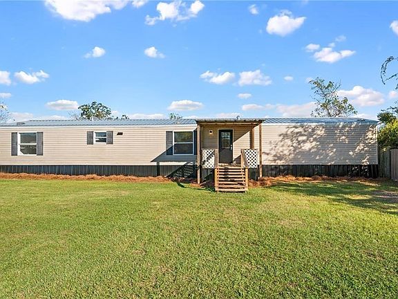 2nd image of 16962 Lea Cir
