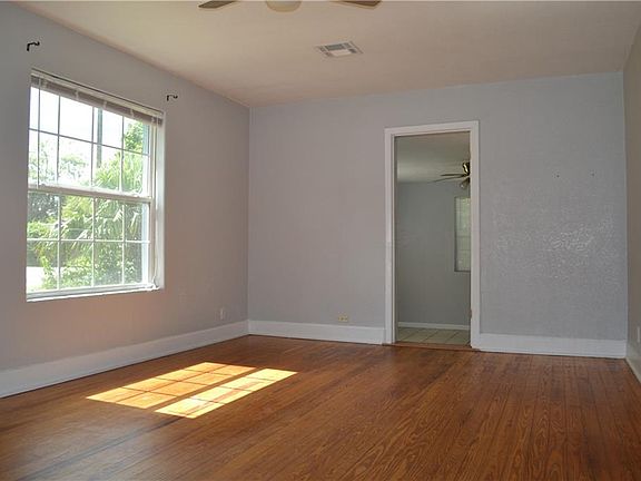 2nd image of 363 N Summit Ave