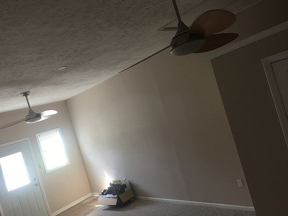 4th image of 141 Hampton Glen Dr
