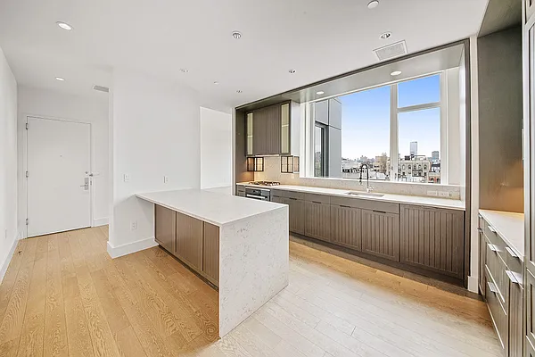 Rented by Extell Marketing Group LLC | media 7