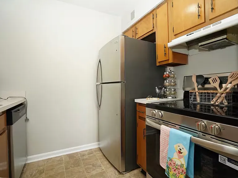 901 Crosshill Dr #5 — Photo 5