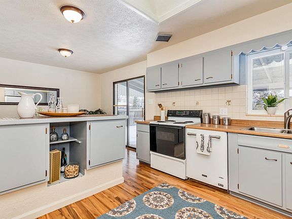 4th image of 5193 W Columbia Pl