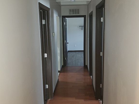 4th image of 9180 Redwood Dr