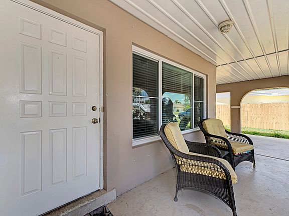 4th image of 4033 Yucatan Cir