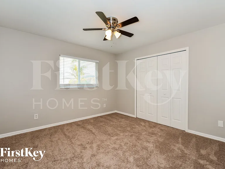 4829 SW 24th Ave — Photo 13