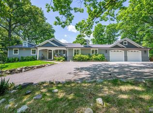 8 Sheep Rock Rd, Kinnelon, NJ 07405