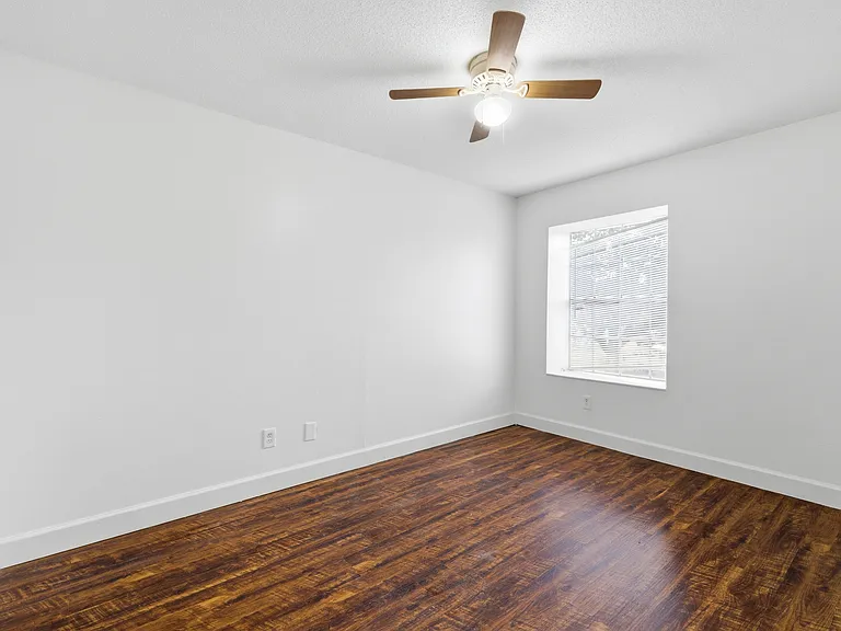 2290 Long Ave — Photo 11