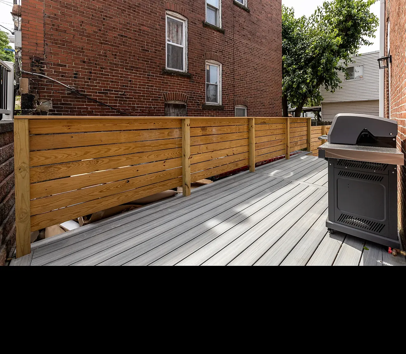 3 bed, 1.5 bath, 1700 sqft, $2,400 — Photo 3