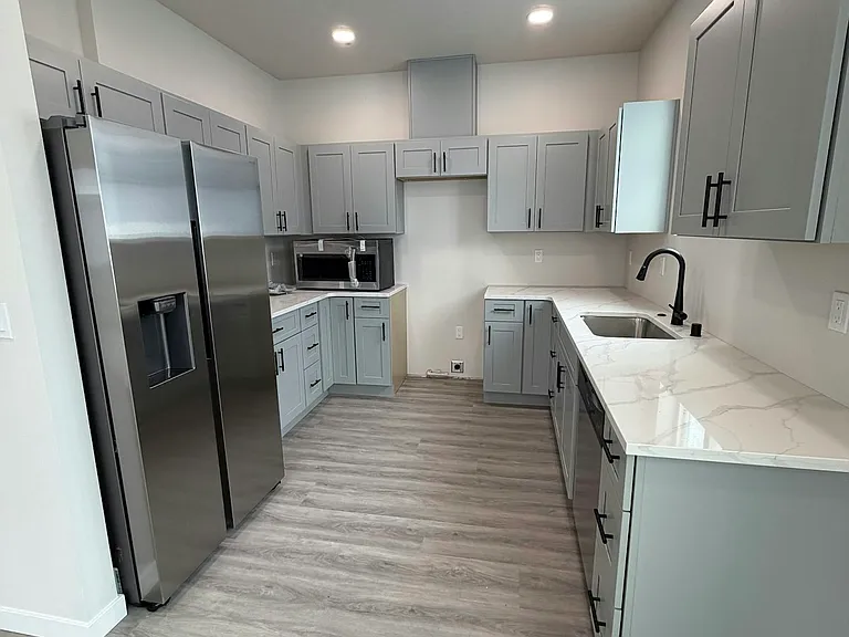 1814 N Coach Ln — Photo 2