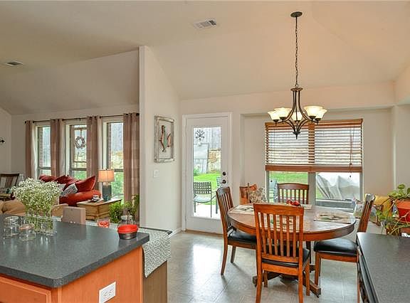 3rd image of 1602 Cowtown Dr