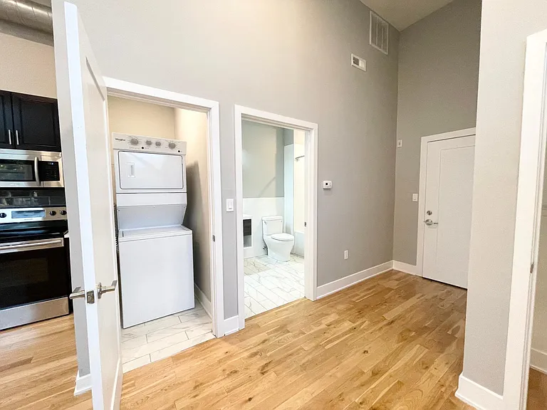 1521-1523 W Girard Ave #206 — Photo 13