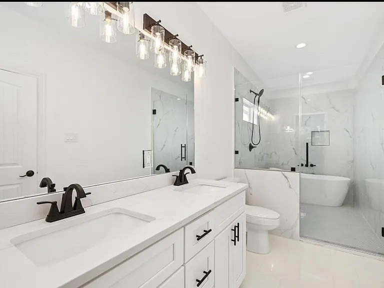 4508 Noble St — Photo 16