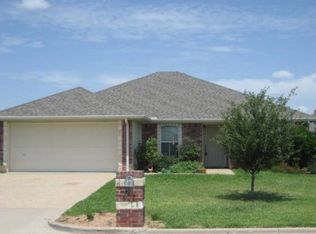 407 Navajo Trl, Mc Gregor, TX 76657