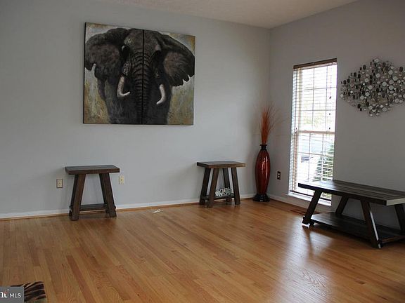 3rd image of 140 Leeds Creek Cir