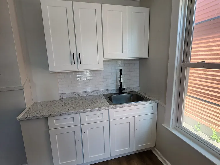 2410 Campbell Ave #1 — Photo 1