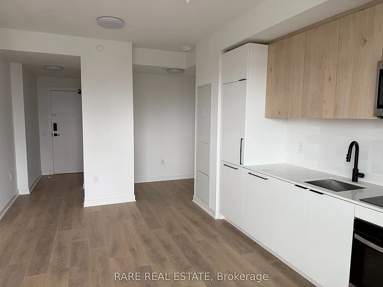 1185 Dupont St #1411 — Photo 3