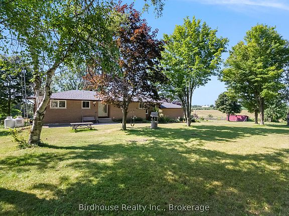 5th image of 36 Sugar Bush Rd