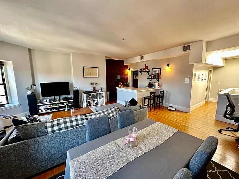 34 Gloucester St #4 — Photo 16