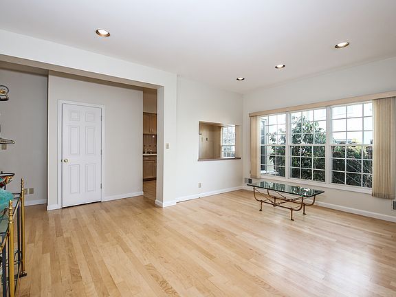86 Doral Greens Drive W