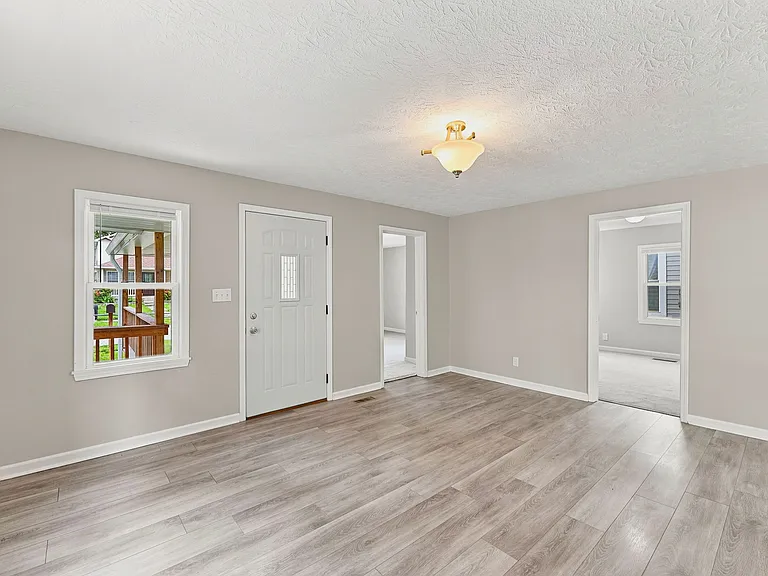 902 Warren Ave — Photo 20