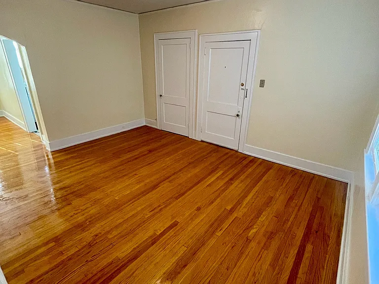 2510 Caldwell Ave S — Photo 3