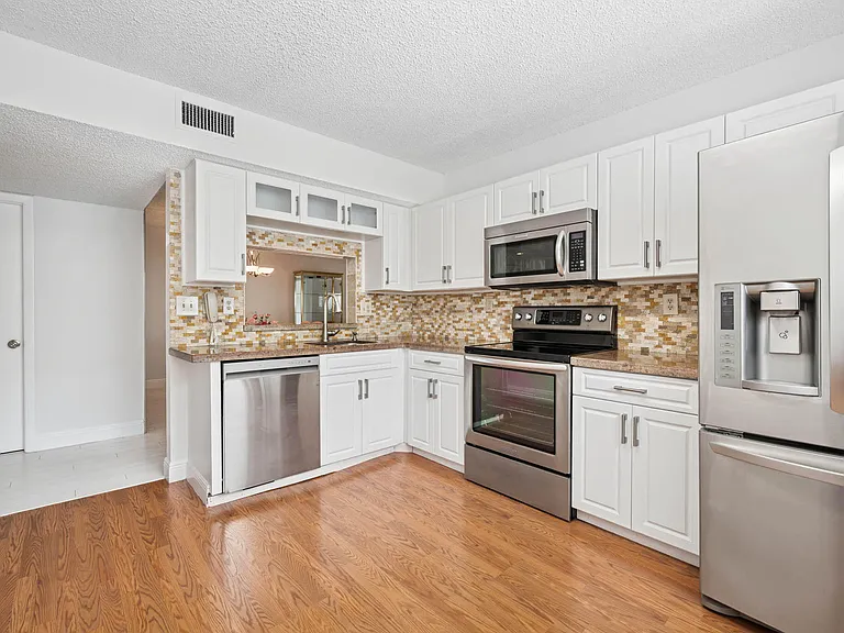 15450 Pembridge Ave E #192 — Photo 31