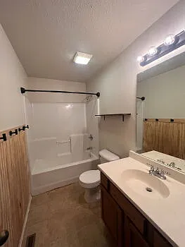 160 Cedarwood Ave — Photo 24
