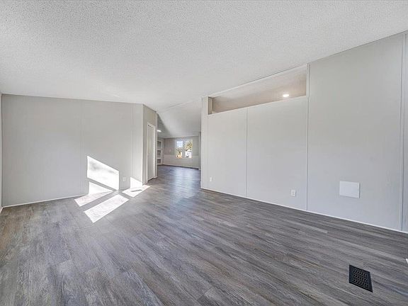 5th image of 7333 Manns Dr