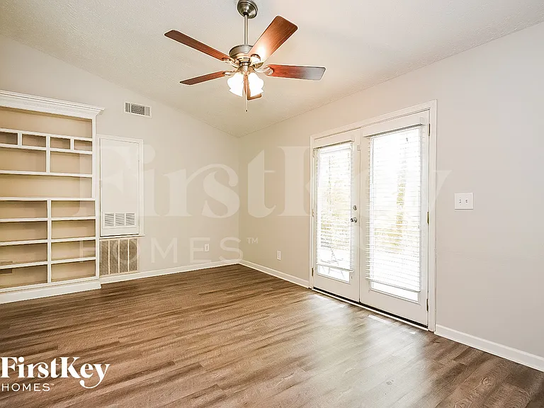 44 Hartley Woods Dr NE — Photo 6