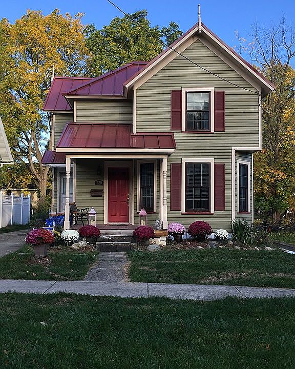 1st image of 220 S East St