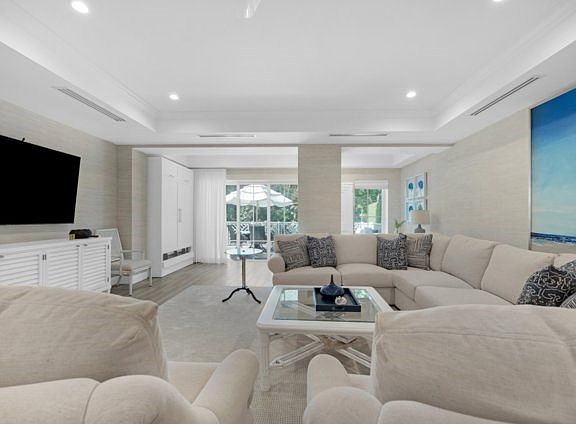 5th image of 1 Residence Ln #B-209