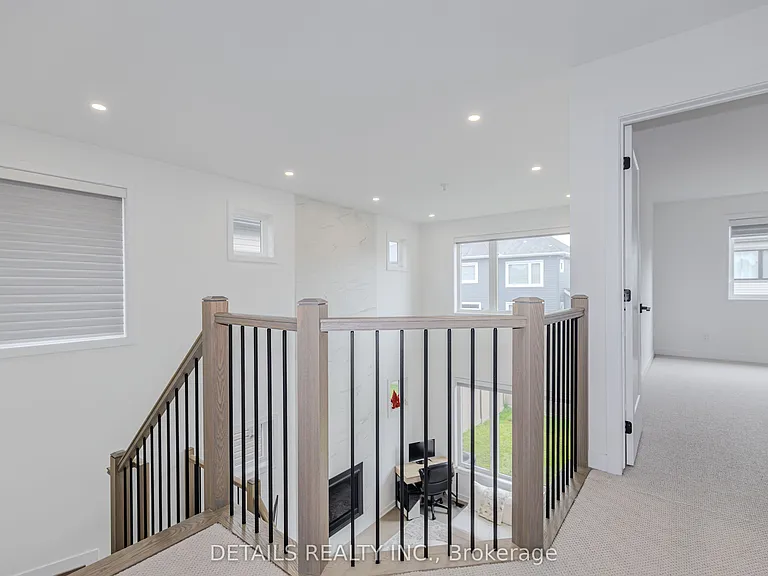 67 Viceroy Mews — Photo 21