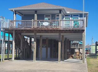 968 Driftwood Dr, Crystal Beach, TX 77650