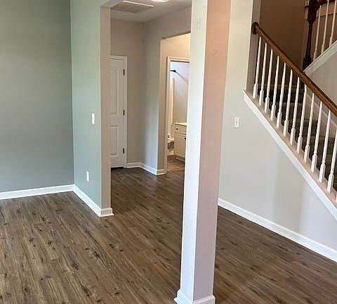 3rd image of 5064 Nokesville Cir